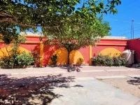 Acogedor estudio en Cd. Juárez con WiFi, AC y estacionamiento cerrado. Hotels in 