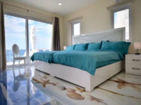 Luxurious Villa Fillipe 3-  Beach Front , Sea View: Spacious, Private Pool & AC Hotels in Savaneta