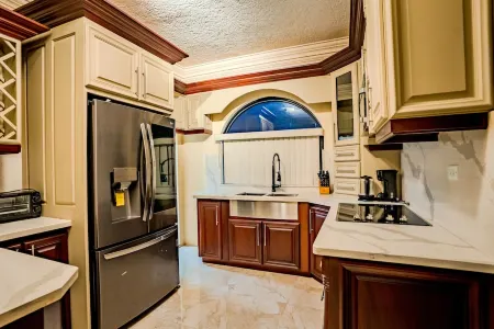 Le'Lavion's Pool Villa w/Airport svc Private Chef/Ocho Rios Tower Isle