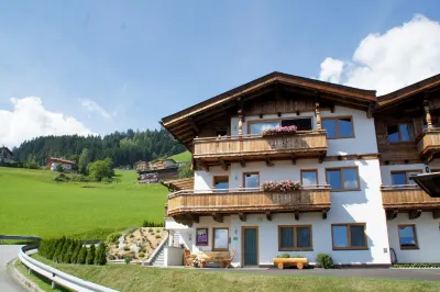 modern apartment in the mountains, cozy and familiar near Hochfügen