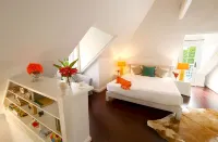 Charming 1 BR 1.5 BA 19th Century Cottage