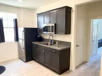 Newly Built Private Lux APT close to Ontario Airpt