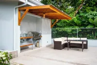 Villa El Perezoso, hot tub, close 2 beach!