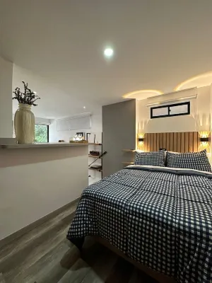 Beautiful Modern Studio Apartment Excellent location!