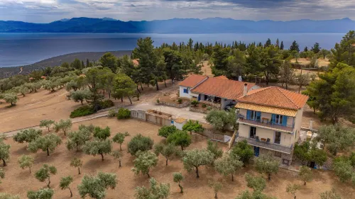 Studio Maistros Hotels in Galaxidi