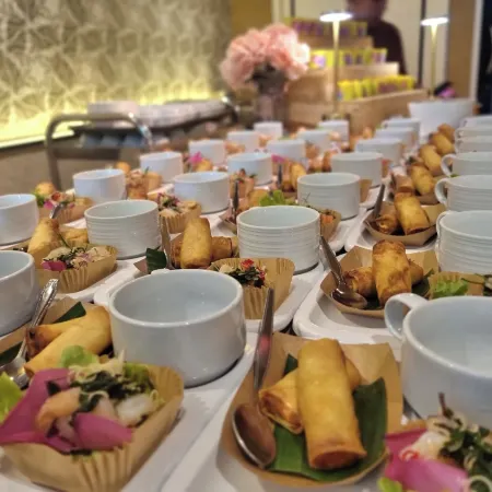 Lantana Resort Hotel Bangkok Отели рядом с достопримечательностью «Станция метро Ratchadapisek»