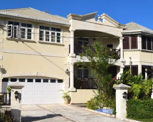 A Luxury, Beach Front, Two Bedroom Suite with large balcony. Hotels in Silver Sands