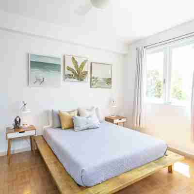 Family Stay 4 min to Beach: Grill, Crib & Parking Rooms