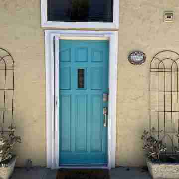 Feels-like-home but on the beach Hotel Exterior
