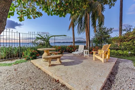 Ultimate 9BR/11BA Oceanfront Villa in Costa Rica Отели рядом с достопримечательностью «Плайя Потреро, Коста-Рика»