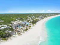 23Exuma | 5 Luxurious Bedrooms Each w/Private Bath | on Best Beach | Heated Pool Hotels in Moore Hill