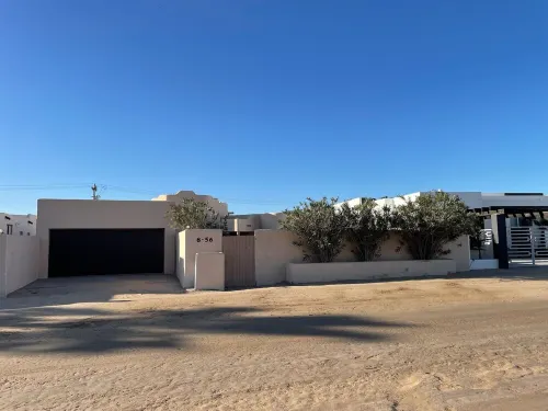 80 steps from the beach with beautiful views, Canto De Los Pajaros Beach House