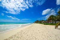 Villa Pearl private pool 5 min walk to the beach 8 min walk to 5th Avenue