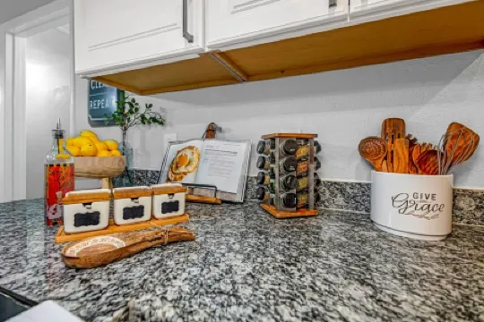 Stella Artistic 4BRs home- amazing pool-Energy Corridor, Asian town-Houston Отели рядом с достопримечательностью «Маркет сквер эт Элдридж»