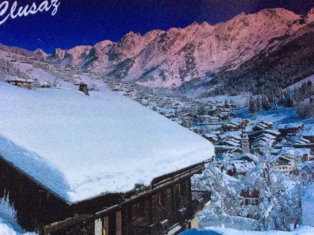 4-star apartment in a magnificent Savoyard chalet - 50 m from the slopes