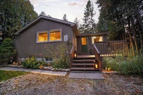 Charming Cottage on the River
