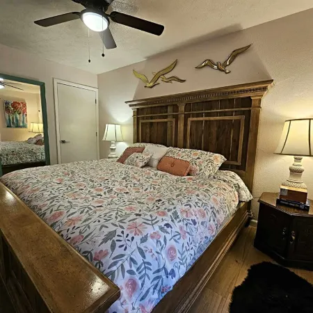Edwards Hemingway Hideaway