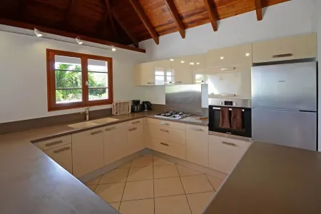 Villa Rosebud, 2BR, 2BA, (Sleeps 2-4), on the beach of Anse Des Cayes Отели рядом с Аэропорт Сен-Бартелеми