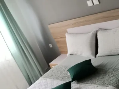 Modern one-rooms spacious apartment with pool, terrace,amazing sea and town view Hotels in 