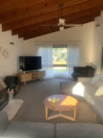 Invy Haven - Relaxed Coastal, Free WiFi, Pet Friendly, Beach 500m