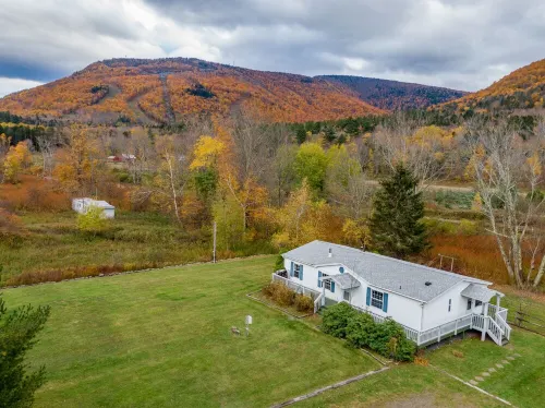 Upgraded! Perfect location seconds from Hunter Mtn! Incredible views! King bed!