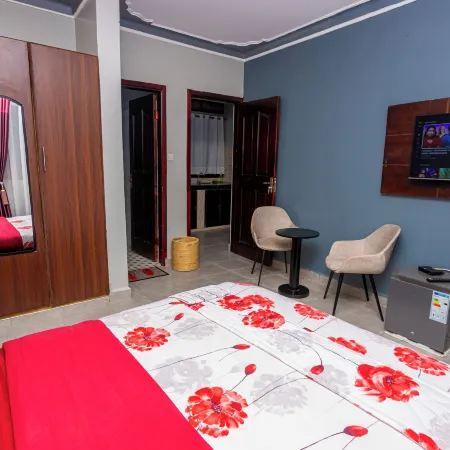 The Den Soroti Red & White Hotele w: Soroti