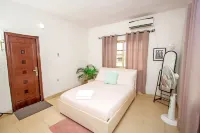 ARO | Ensuite 2BED Flat (Ogba, Ikeja) 住宿飯店