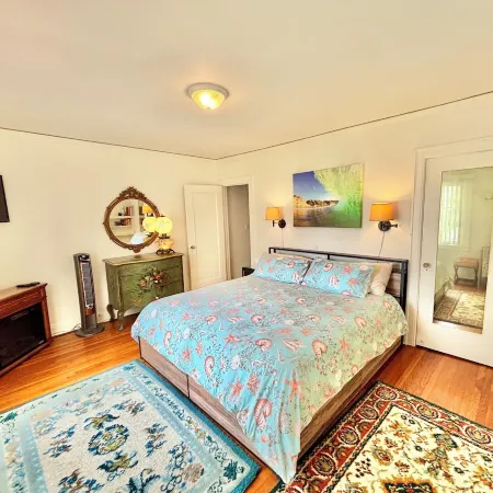 Seaside Spanish Casa, Just Steps to the World Famous Windansea Beach of la Jolla