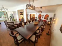 Quinta Monarca a beautiful house with private access to the lake