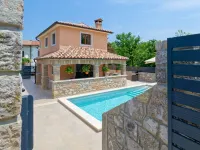 Vacation home Pahari - 6 persons, 3 bedrooms, pool, barbecue, terrace, - Pools