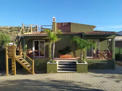 Countryside Haven, Between Lagos and Praia da Luz & Along the Ecovia Bike Trail