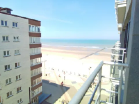 Pleasant studio with side sea view - 2 étoiles