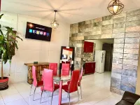 Art & Design Loft, 2 PRIVATE JACUZZIS, POOL, TERRACE AND GRILL!