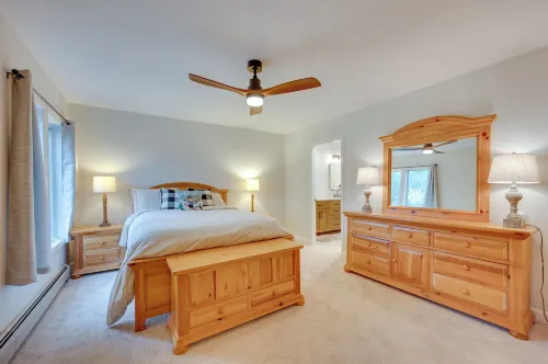 Ski-in Condo w/ Hot Tub on Burke Mtn Slopes! - Parvekkeita