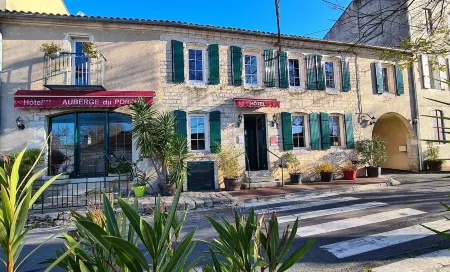 Auberge du Porche Отели рядом с достопримечательностью «Villa gallo-romaine»