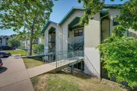 Branson Condo Near 76 Strip and Silver Dollar City - Apartments