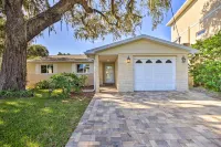 Riverfront Home w/ Putting Green & Boat Dock! - Homestays