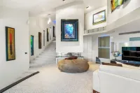 Jacuzzi Suite - Ocean Views & Beach Access - 5 звезд