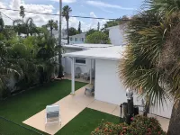 Holiday Isles Resort فنادق في Madeira Beach