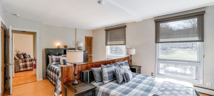 Massive Roscoe Retreat: Great for Large Groups! Hotels in Delaware County