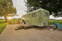 The Vintages Trailer Resort Hotels in Dundee