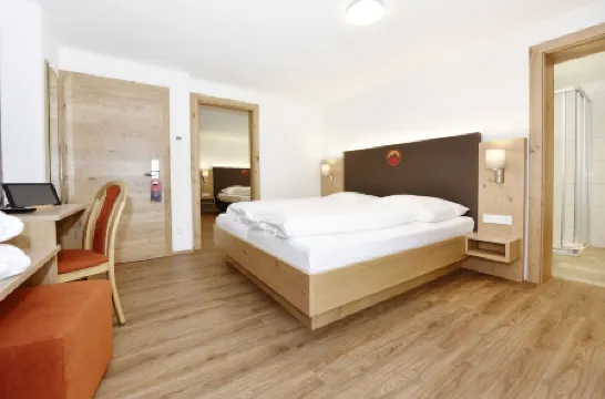 艾芬佛耶蒙特芬酒店