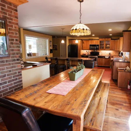 Auberge Kicking Horse Guest House