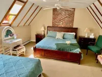 Black Swan Inn Hotels in Tilton