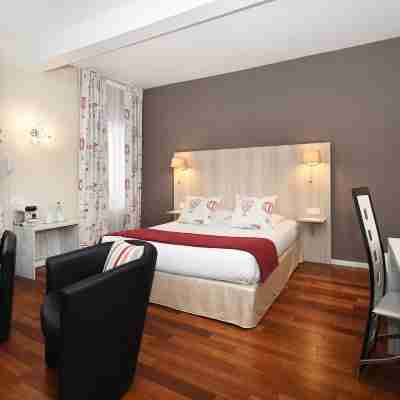 Logis Hôtel du Centre Rooms