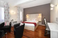 Logis Hôtel du Centre - Halte idéale en Cyclotourisme Avec Garage à vélos Clos فنادق في Molsheim