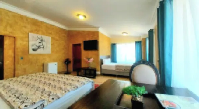 Hotel Don Felipe Aeropuerto Hotels near La Aurora International Airport