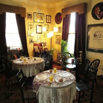 Inn Upon Moon River Plantation