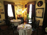 昂姆月河植物園旅館