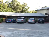 Red Bluff Inn - Motels